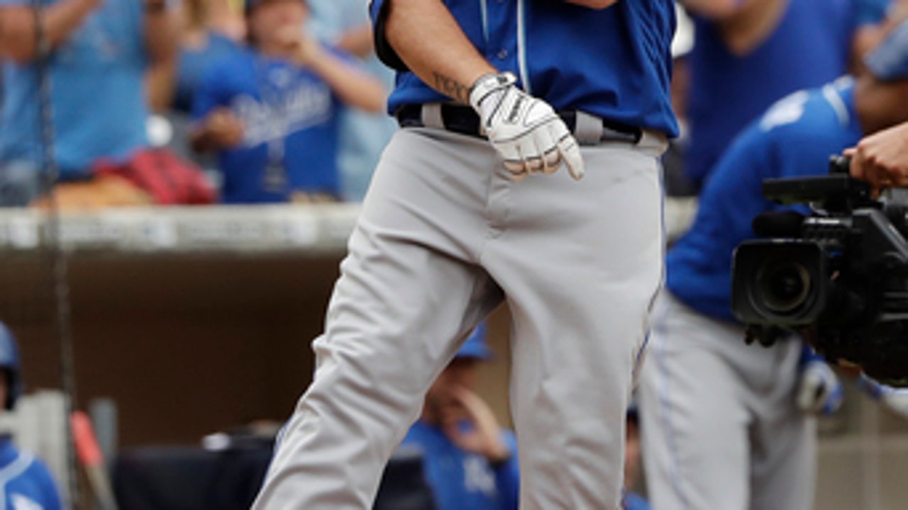 Moustakas' two homers lifts Royals to 8-3 win over Padres (Jun 11, 2017)